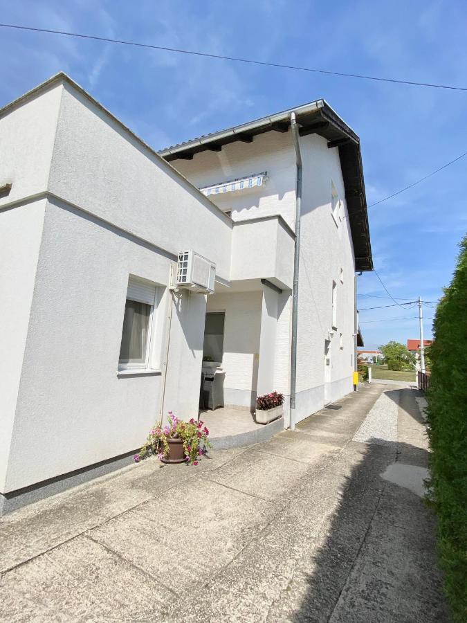 Apartman Lucija Gradici Exterior foto
